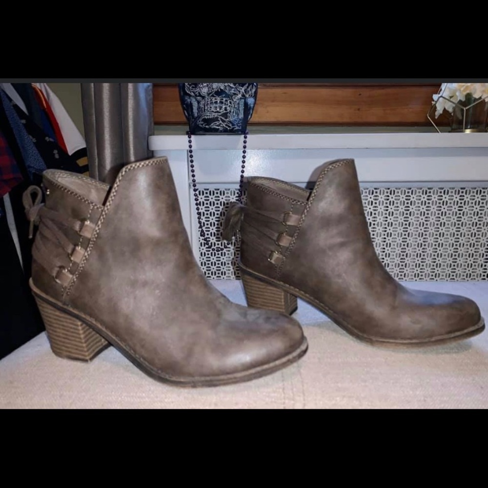 Roxy booties
